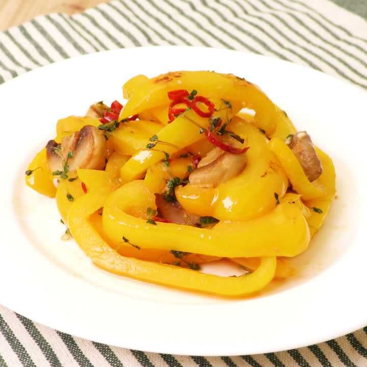 マッシュルームとパプリカのペペロンチーノ風ソテー