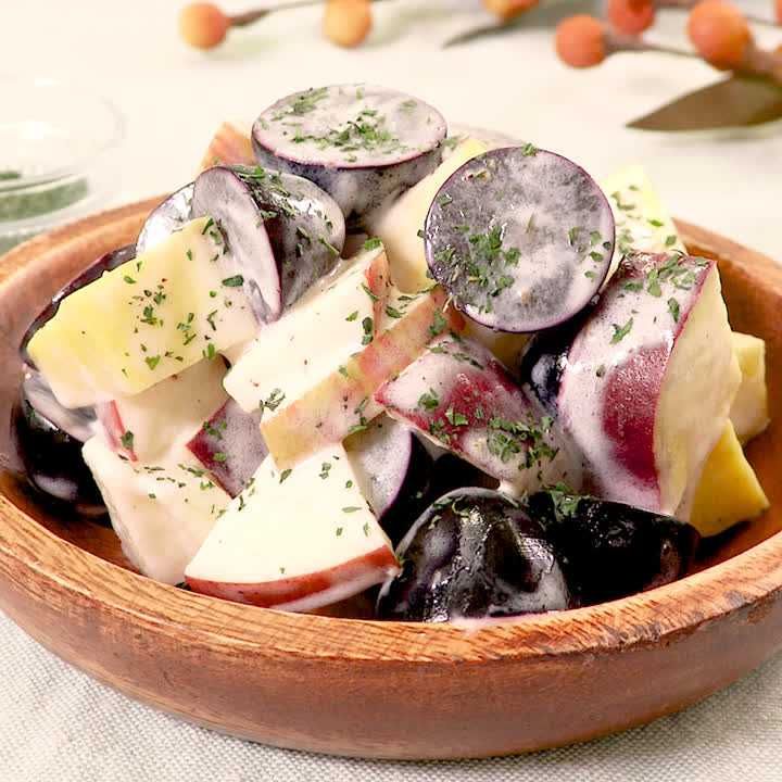 ぶどうのヨーグルトサラダ