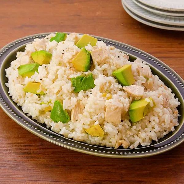 【人気ピラフレシピ】フライパン・炊飯器で！基本からアレンジ30選の人気レシピ・作り方 | デリッシュキッチン