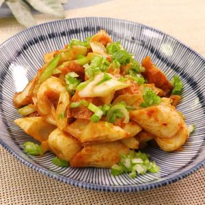 「ちくわと丸ごとねぎの炒め物」のレシピ動画