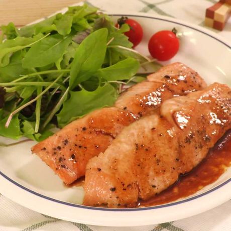 定番の味 生鮭のバターぽん酢焼きのレシピ動画 作り方 Delish Kitchen