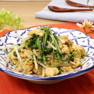 「水菜の中華風卵炒め」のレシピ動画