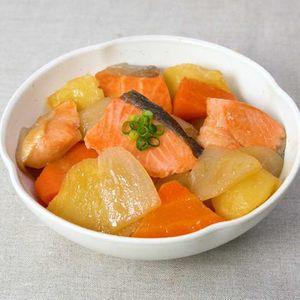 「鮭とじゃがいものバターしょうゆ煮」のレシピ動画