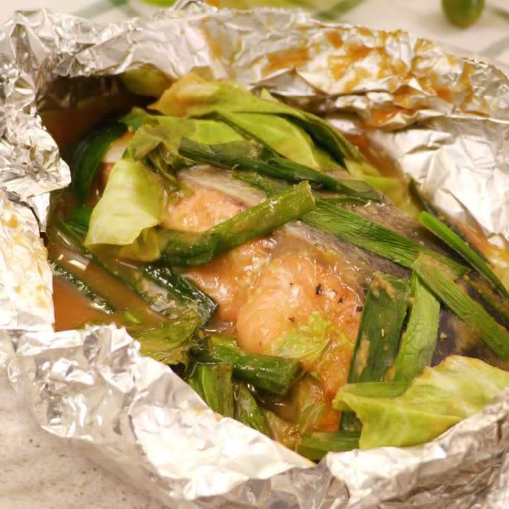 ニラと鮭のちゃんちゃん焼き