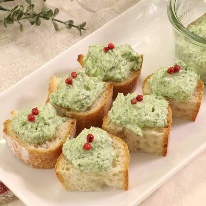 ほうれん草のクロスティーニ