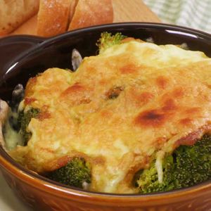 「ブロッコリーのカレーツナマヨ焼き」のレシピ動画