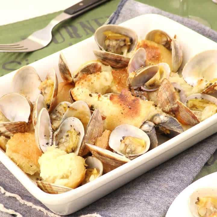 あさりとバゲットのガーリックグリル