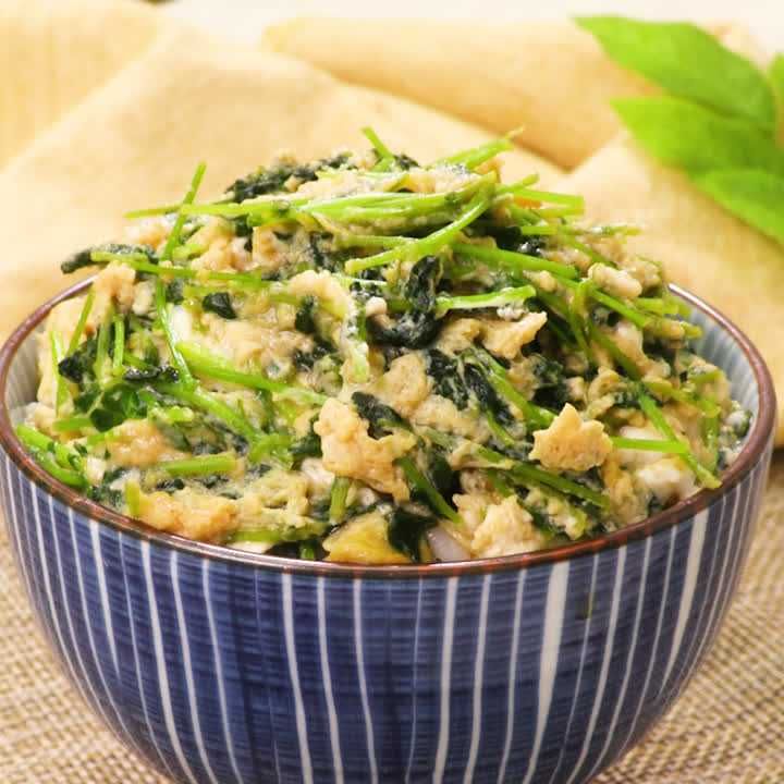 豆苗のふわとろ卵丼