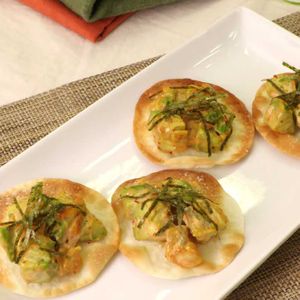 「アボカドとキムチのカナッペ風」のレシピ動画