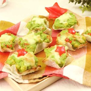 「アボカドのカップミニグラタン」のレシピ動画