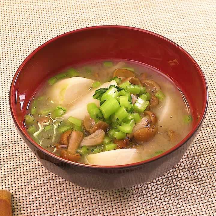 かぶとなめこのみそ汁