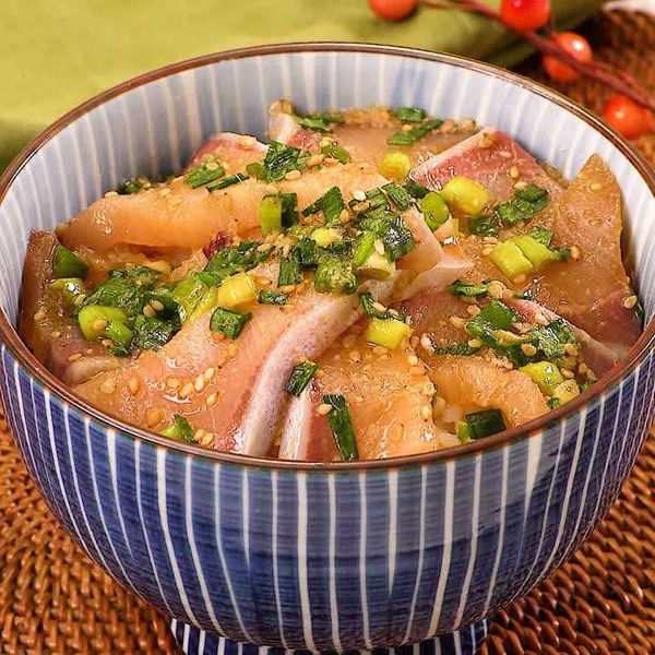 【丼物レシピ70選】簡単時短で満腹!定番からアレンジまで大集合♪の人気レシピ・作り方 | デリッシュキッチン
