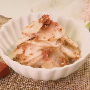 「大根の梅肉おかか和え」のレシピ動画