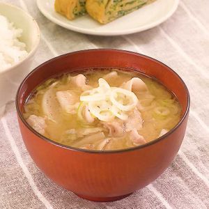 「豚バラ大根のみそ汁」のレシピ動画