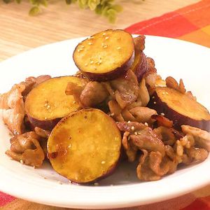 「さつまいもと豚肉のバターしょうゆ炒め」のレシピ動画