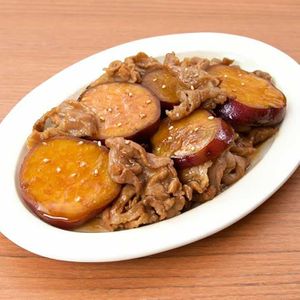 「さつまいもと豚肉のバターしょうゆ炒め」のレシピ動画