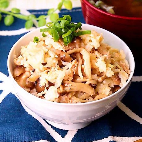 爽やかな香り 鮭としめじのしょうが炊き込みご飯のレシピ動画 作り方 Delish Kitchen