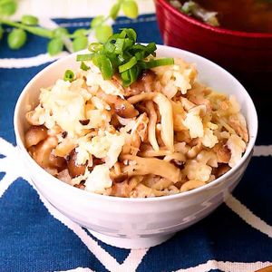 鮭としめじのしょうが炊き込みご飯