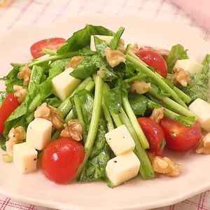「くるみとルッコラのサラダ」のレシピ動画