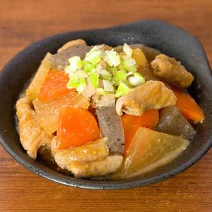 「もつ煮込み」のレシピ動画