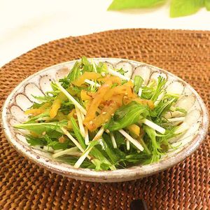 水菜とたくあんのごまポン酢あえ