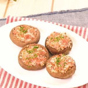 しいたけのベーコンパン粉詰め