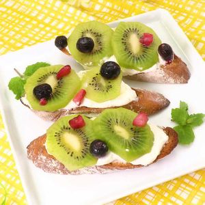 「キウイとチーズのオーブンサンド」のレシピ動画