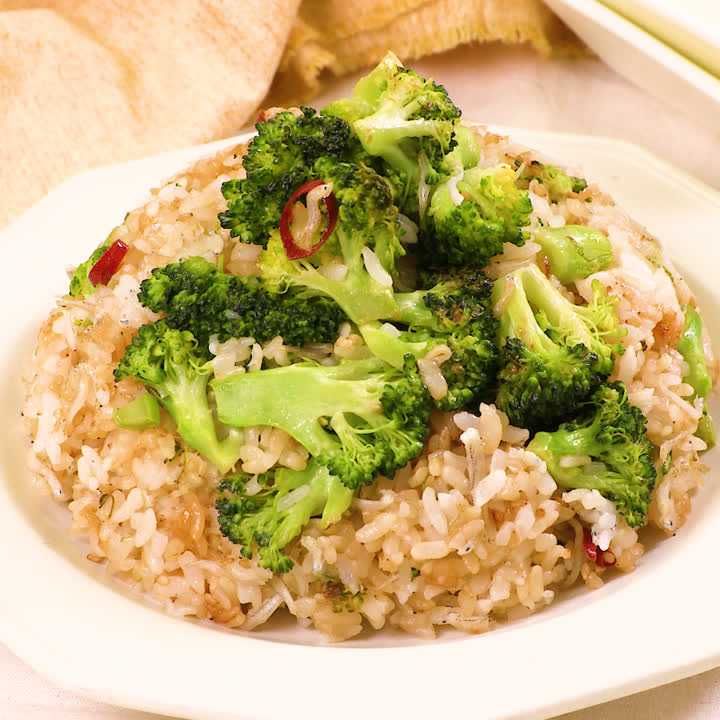 ブロッコリーとしらすのガーリック炒飯