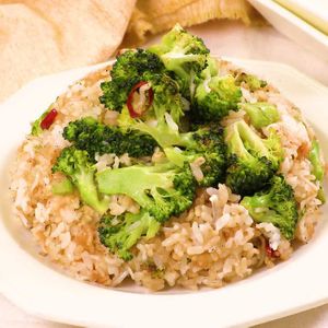 「ブロッコリーとしらすのガーリック炒飯」のレシピ動画