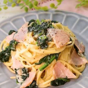 「ほうれん草とハムのクリームパスタ」のレシピ動画