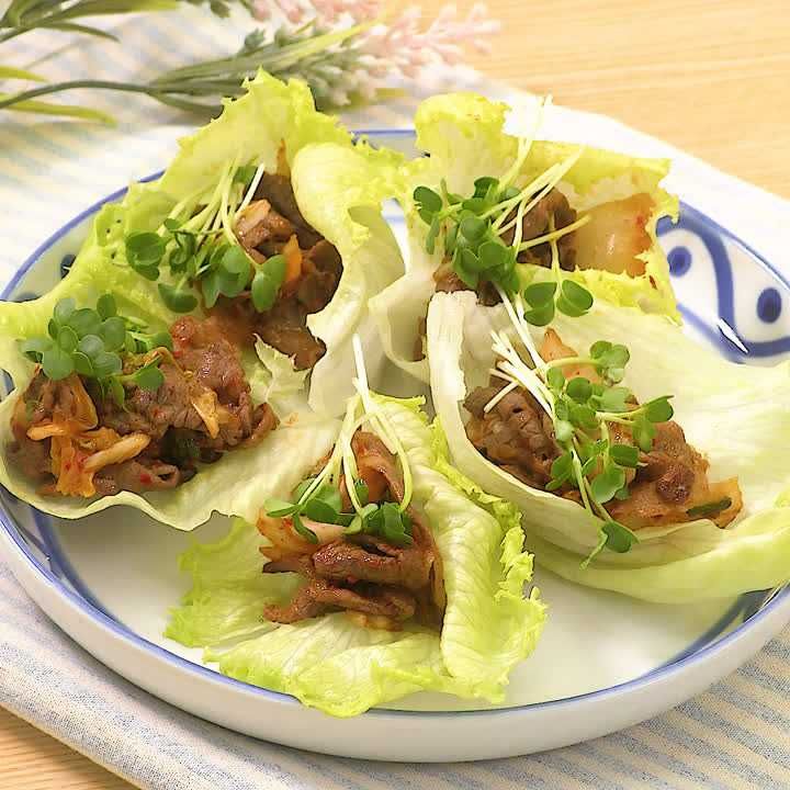 レタスと牛肉キムチのサラダ