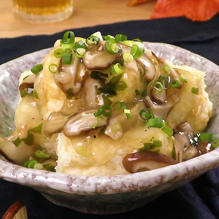 揚げ出し豆腐の松茸風きのこあん