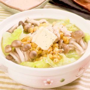 「手羽元の塩バターにんにく鍋」のレシピ動画