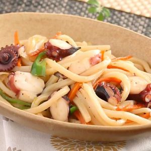 火は使わずレンジで簡単 すき焼きうどんのレシピ動画 作り方 Delish Kitchen 火は使わずレンジで簡単 すき焼きうどんのレシピ動画 作り方 Delish Kitchen