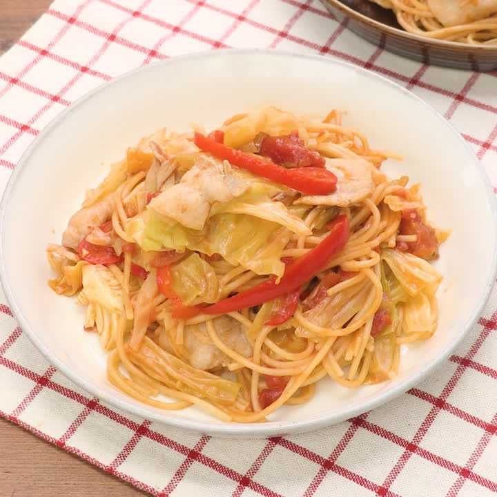 豚肉とキャベツのワンパントマトパスタ