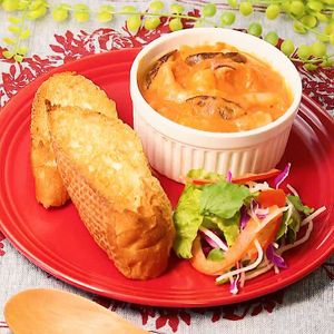 「えびとエリンギのトマトクリーム煮」のレシピ動画
