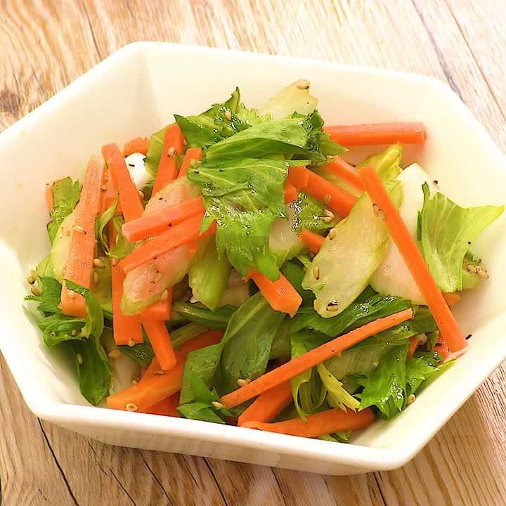 セロリとにんじんのごま塩ナムル
