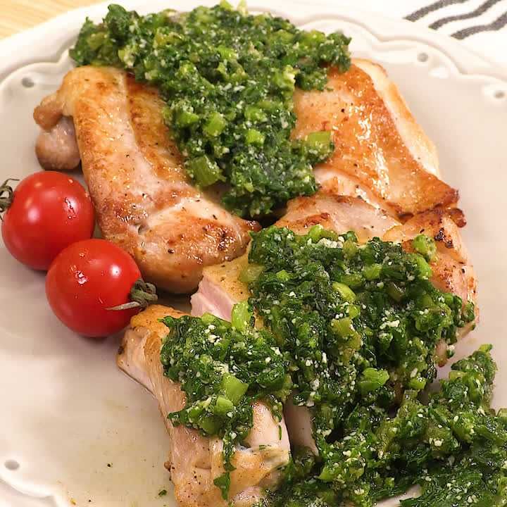 チキンステーキ春菊ソース