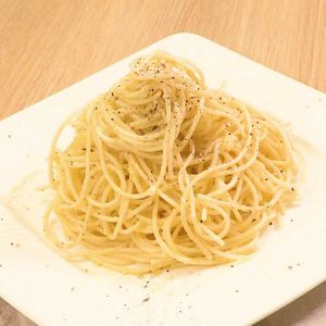 チーズと黒胡椒のパスタ