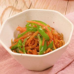 「ピーマンと人参のおかかきんぴら」のレシピ動画