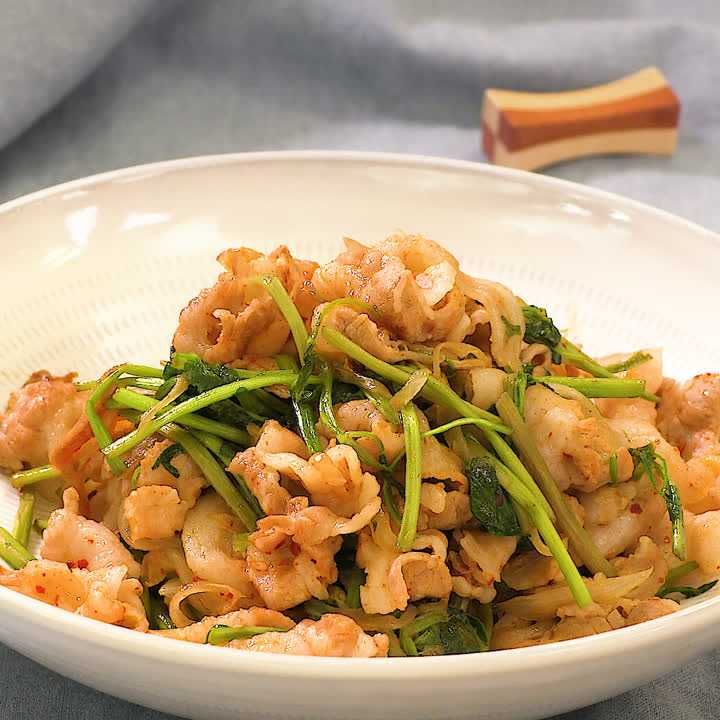 せりと豚肉のキムチ炒め
