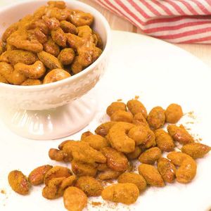 「カレー風味のおつまみナッツ」のレシピ動画