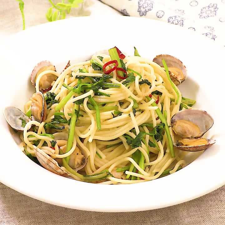 せりとあさりのペペロンチーノ