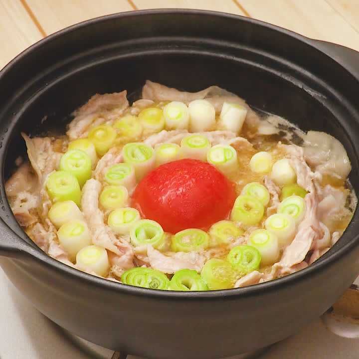 トマトがじゅわっと広がる ねぎ豚ミルフィーユ鍋のレシピ動画 作り方 Delish Kitchen