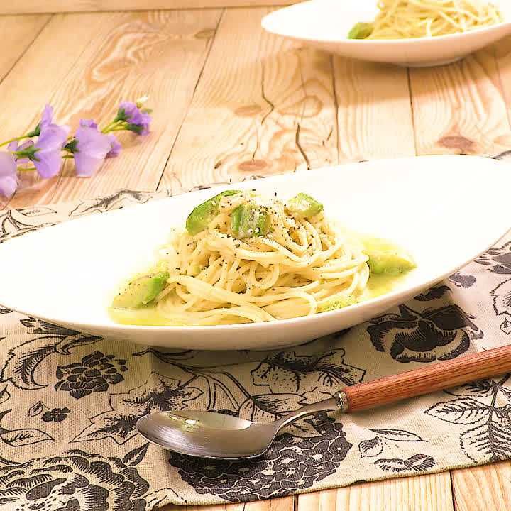 アボカドクリームパスタ