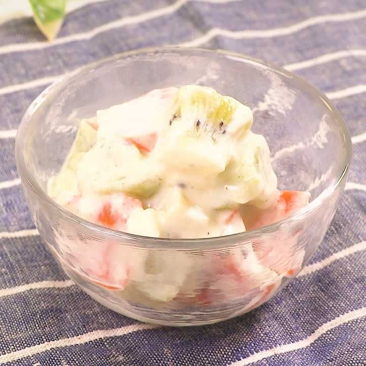 キウイとにんじんのクリームチーズ和え