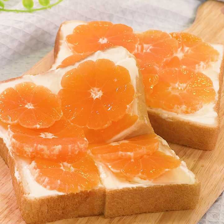 みかんとチーズのオープンサンド