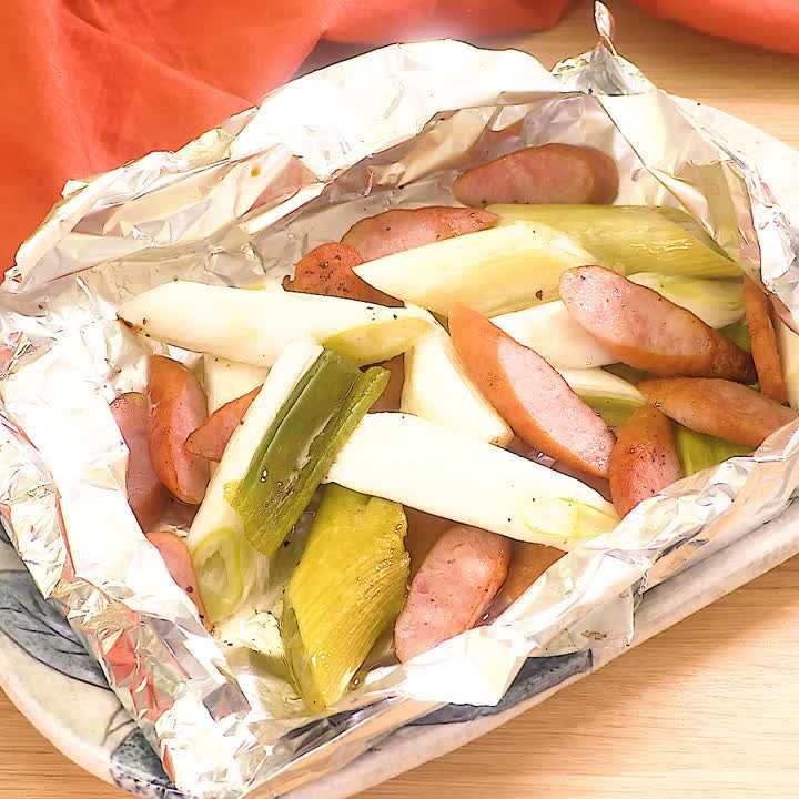 ねぎとソーセージのホイル焼き