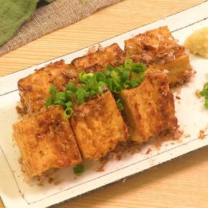 厚揚げのおかかまぶし焼き