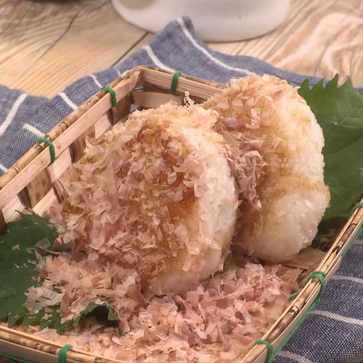 たらこの焼きおにぎりおかかまみれ